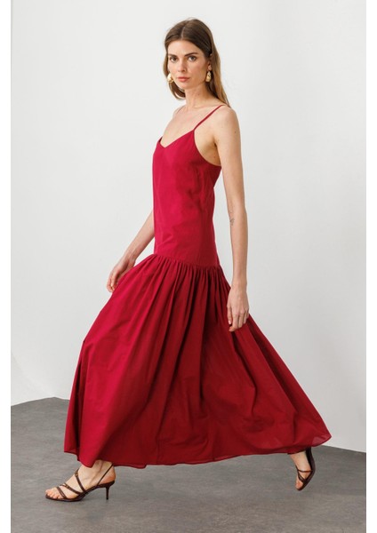 Vişne Rahat Kesim Büzgü Detaylı Pamuklu Ip Askılı Maxi Elbise fiyatları