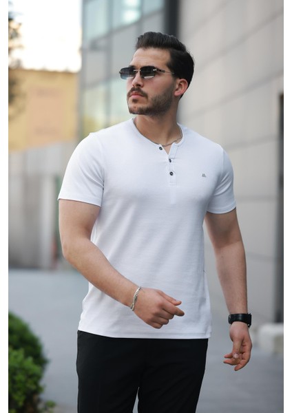 Beyaz Önü Düğmeli Sıfır Yaka Kısa Kollu Regular Fit Tişört- 2510