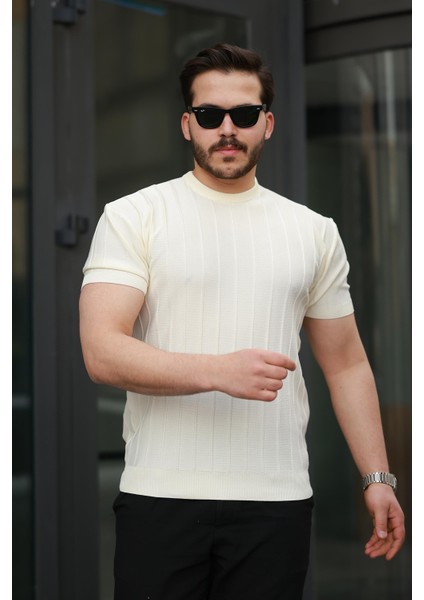 Ekru Sıfır Yaka Kabartma Triko Kısa Kollu Tişört- 2430