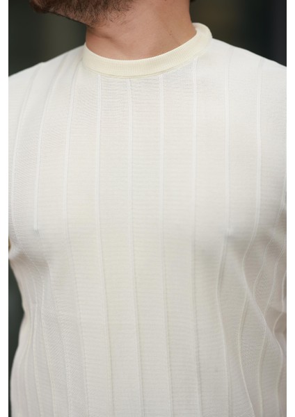 Ekru Sıfır Yaka Kabartma Triko Kısa Kollu Tişört- 2430 modelleri