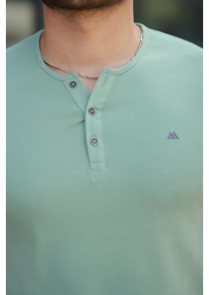 Su Yeşili Önü Düğmeli Sıfır Yaka Kısa Kollu Regular Fit Tişört- 2510 modelleri