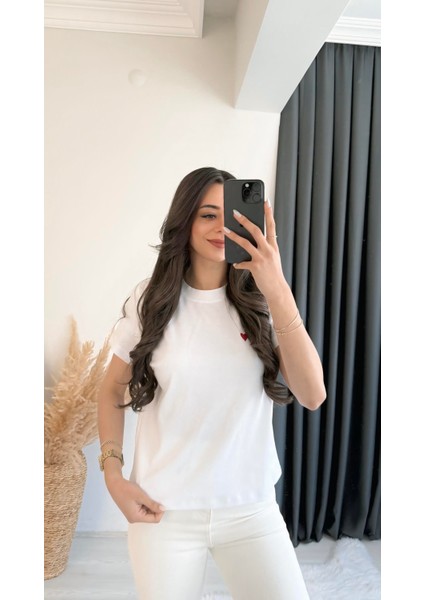 Dimit Dilvin Bisiklet Yaka Kalp Işlemeli Tshirt Beyaz modelleri