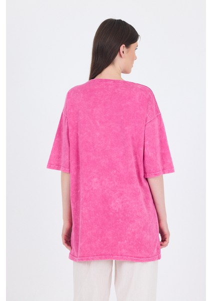 Fuşya Yazı Nakışlı Oversize Tişört 253017 indirimleri