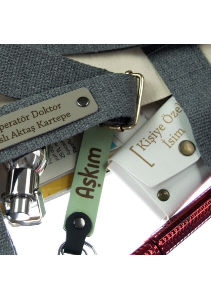 Kamp Sever Sevgiliye Anlamlı Armağan, Karavan Motifli 2’li Anahtarlık, Isme Özel, Beyaz-Açık Yeşil modelleri