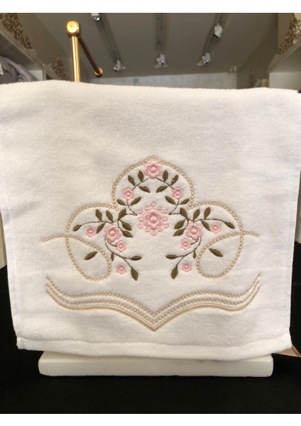 Çiçek Nakışlı Mini Tek Havlu - 30 x 50 cm