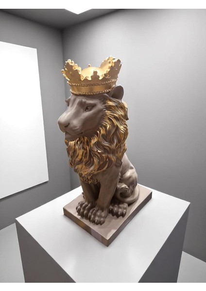 Taçlı Aslan Heykeli | 40X25X20 cm | Altın Detaylı Polyester Dekoratif Figür fiyatları