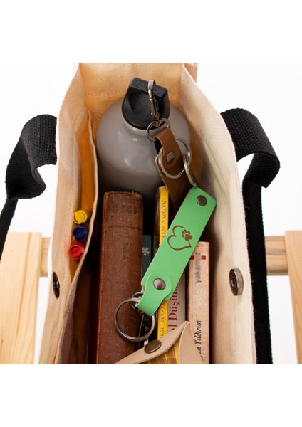 Evcil Hayvan Aşkını Taşıyanlara, Pati Kalpli Yazılabilir Deri Anahtarlık Seti, Fıstık Yeşil-Sarı modelleri