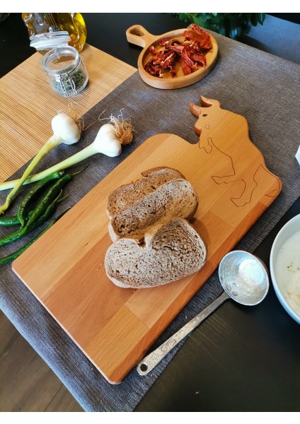 Ahşap Lüx Doğrama Tahtası Sert Kayın Ağacı Kızgın Boğa Temalı