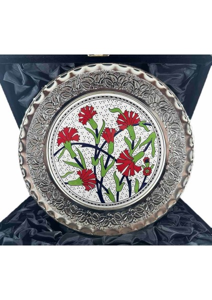 Öğretmene Hediye Karanfil Motifli Gümüş Tabak 25CM