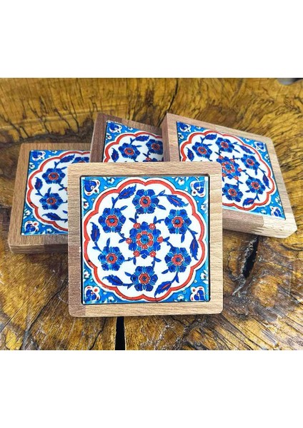 Çiçek Motifli Ahşap Bardak Altlığı Takımı