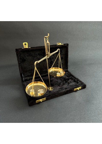 Kadife Kutusunda Pirinç Terazi 40 gr modelleri