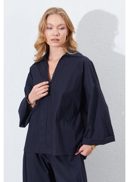 Kadın Siyah Derin V Yakalı Dirsek Kol Salaş Gömlek modelleri