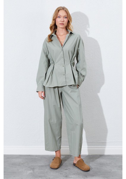 Kadın Çağla Bel Oturtmalı Bel Düğme Detaylı Gömlek fırsatları