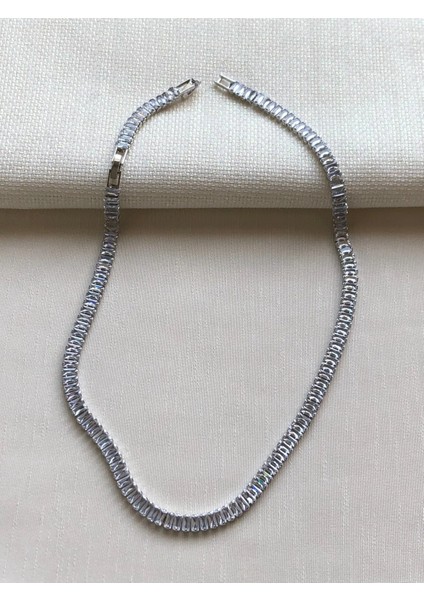 Özel Seri Su Yolu Baget Zirkon Taşlı Kolye fiyatları