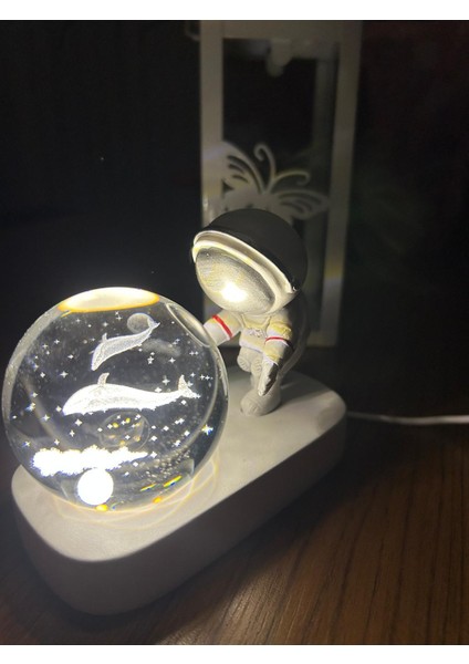 3D Astronot Figürlü Işıklı Küre