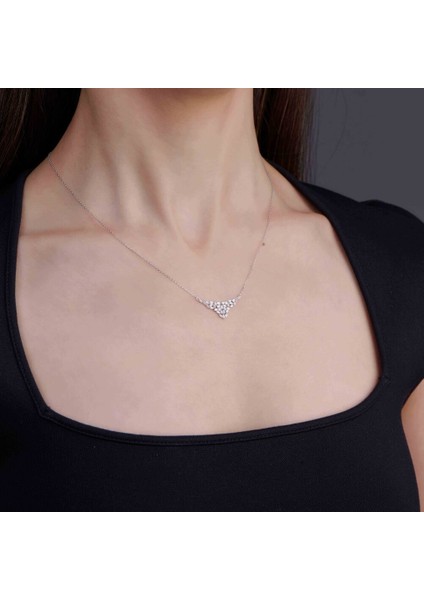 Baget Taşlı Beyaz Altın Kolye modelleri