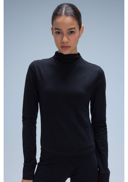 Fit Slim Fit Dar Kesim Dik Yaka Uzun Kollu Tişört