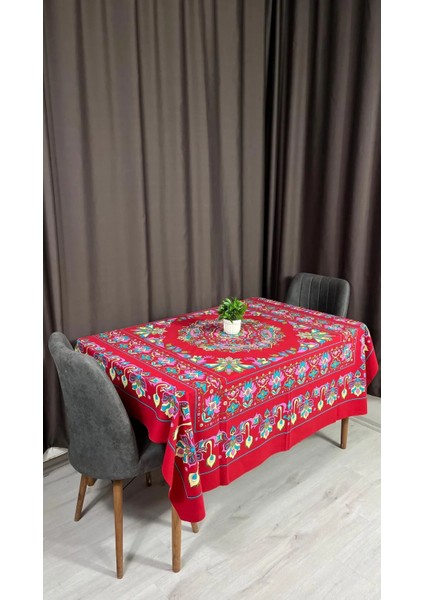 Kırmızı Zemin Renkli Etnik Desenli Masa Örtüsü – 170X170 Cm, Kolay Temizlenir, Canlı Renkli fiyatları