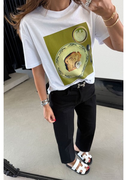Tabakta Kek Baskılı Tshirt