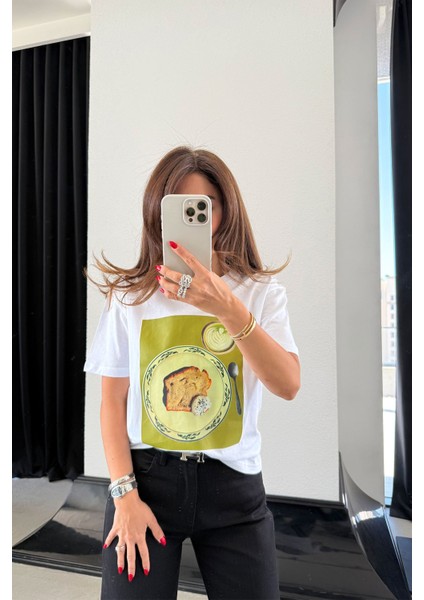 Tabakta Kek Baskılı Tshirt
