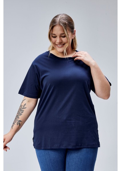 Büyük Beden Lacivert Boyfriend Bisiklet Yaka Yırtmaçlı Pamuk Örme T-Shirt indirimleri