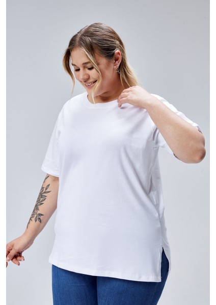 Curve Büyük Beden Beyaz Boyfriend Bisiklet Yaka Yırtmaçlı Pamuk Örme T-Shirt