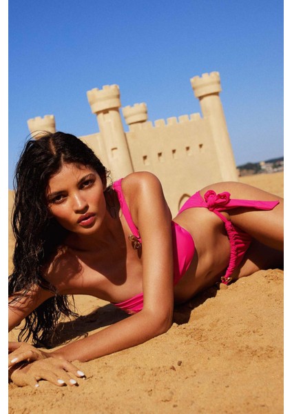 Ayje x DeFacto Tokalı Bağcıklı Bikini Altı C5726AX24HS