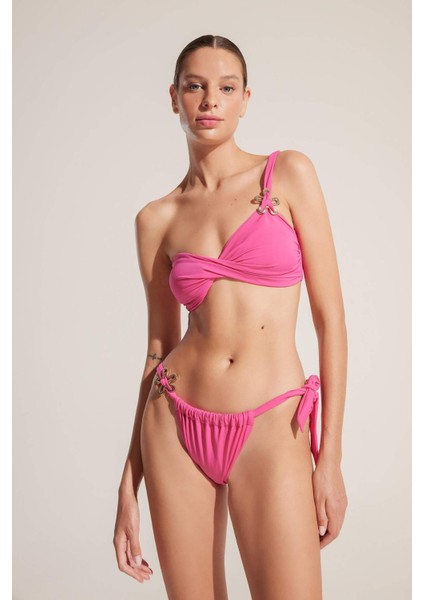 Ayje x DeFacto Tokalı Bağcıklı Bikini Altı C5726AX24HS fırsatları