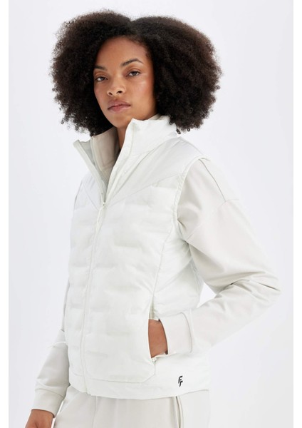 Fit Su İtici Kapitone Astarlı Fermuarlı Cepli Sporcu Yelek C5749AX24AU