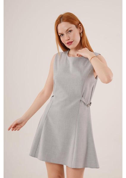 Yanları Zincir Detaylı Sıfır Kol Gri Mini Elbise indirimleri