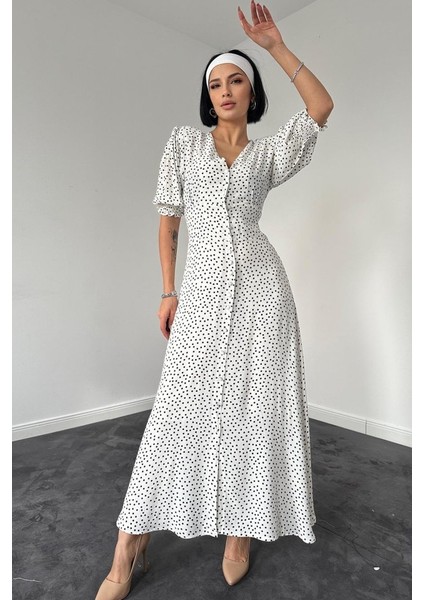 Beyaz Arka ve Bel Ucu Gipeli Elbise