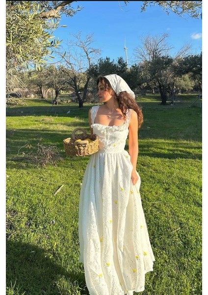 Kadın Brodeli Çiçek Nakışlı Fırfırlı Elbise NBEMP04