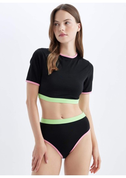 Regular Fit Kısa Kollu Sörf Bikini Üstü-Fall in Love D1080AXNS fiyatları