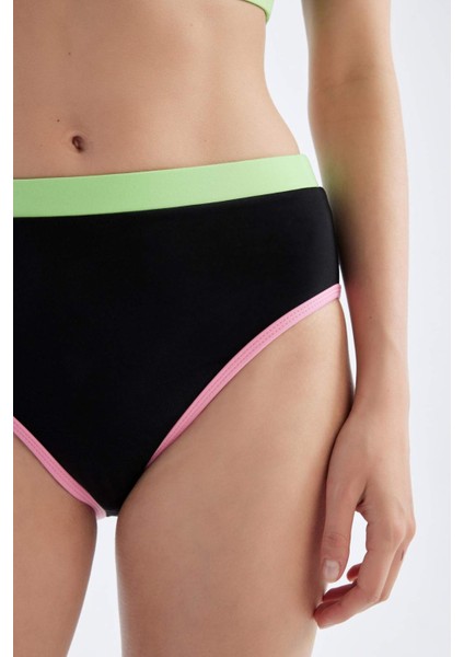 Regular Fit Sörf Bikini Altı-Fall in Love D1085AXNS modelleri