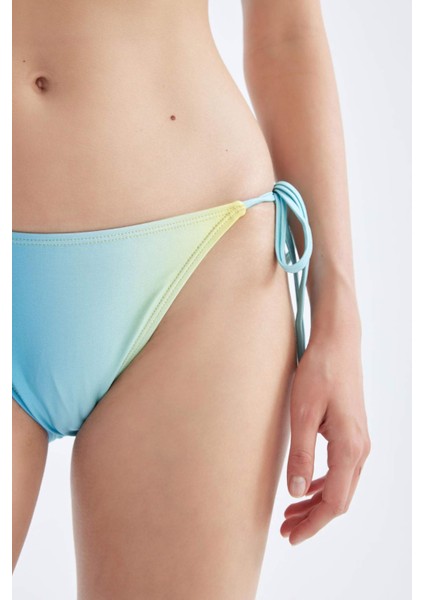 Regular Fit Degrade Baskılı Bikini Altı-Fall in Love D2645AX24HS fırsatları