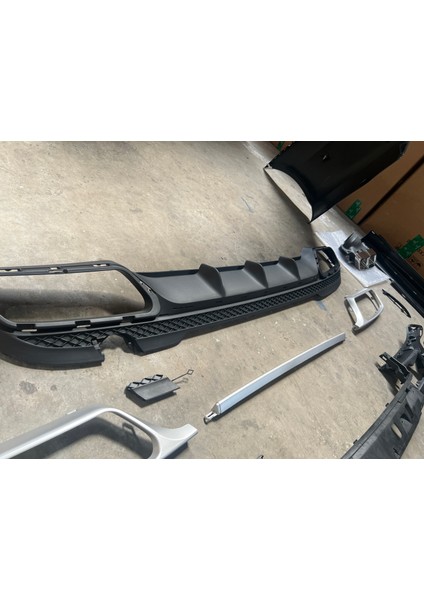 Mercedes W212 E63 Amg Arka Tampon ve Difüzör Seti indirimleri