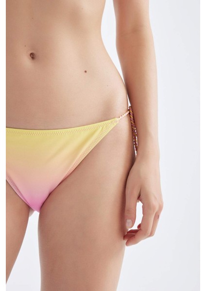 Regular Fit Degrade Baskılı Bikini Altı-Fall in Love D2651AX24HS indirimleri