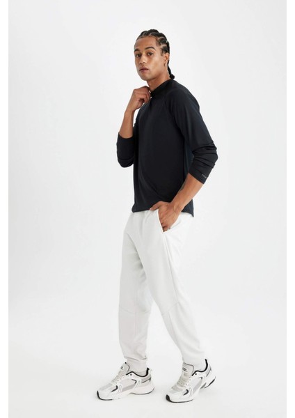 Fit Sporcu Jogger Eşofman Altı Standart Fit Beli Paçası Lastikli Cepli C9174AX24AU fiyatları