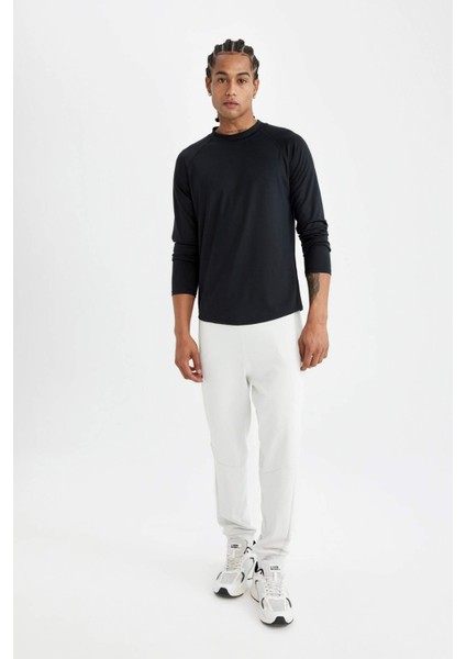 Fit Sporcu Jogger Eşofman Altı Standart Fit Beli Paçası Lastikli Cepli C9174AX24AU modelleri