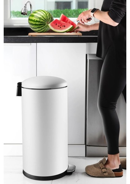 Paslanmaz Çelik Bombe Kapaklı Çöp Kovası 40 Litre Mat Beyaz