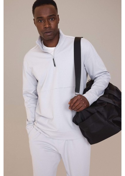 DefactoFit Standart Fit Dik Yaka Fermuarlı Skuba Dalgıç Kumaş Sporcu Sweatshirt D7305AX25SP