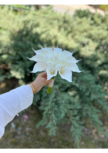 White Pearl –inci Detaylı Beyaz Gala-Lale Aranjmanı Gelin Buketi & Söz-Nişan Için Yapay Çiçek Buketi fiyatları