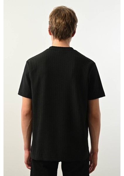 Bisiklet Yaka Dokulu Erkek T-Shirt indirimleri