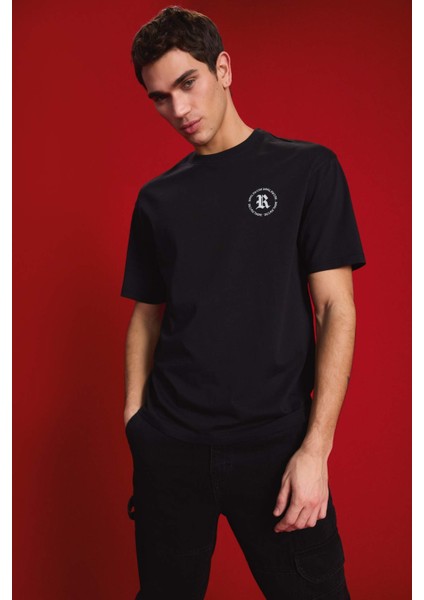 %100 Pamuk Boxy Fit Bisiklet Yaka Sırt Baskılı Kısa Kollu Tişört D5160AX25SP fiyatları