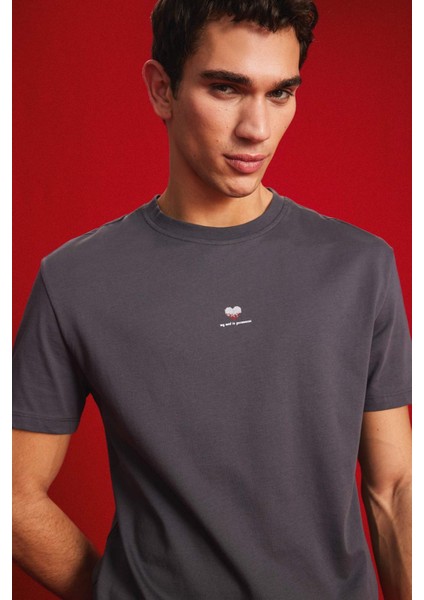 %100 Pamuk Bisiklet Yaka Kalp Baskılı Kısa Kollu Tişört D5156AX25SP fırsatları