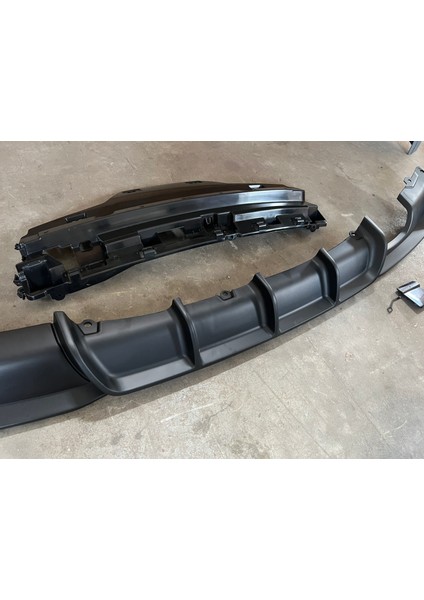 Bmw F30 Arka Tampon ve Difüzör Seti M-Tech fiyatları