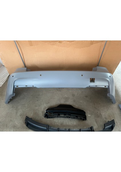 Bmw F30 Arka Tampon ve Difüzör Seti M-Tech modelleri
