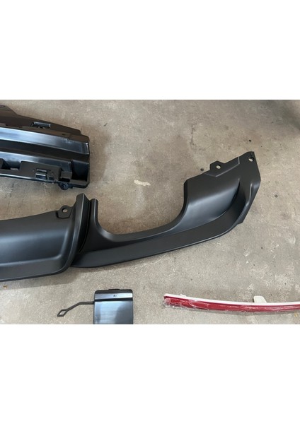 Bmw F30 Arka Tampon ve Difüzör Seti M-Tech fırsatları