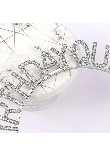 Gümüş Renk Kristal Taşlı Parlak Birthday Queen Yazılı Kraliçe Taç 16X17 cm (5047) fırsatları