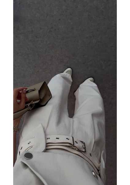 Kemer Detaylı Bej Takım modelleri